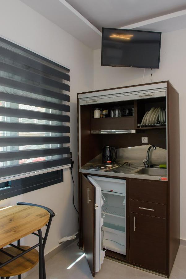 Casa D' Irene Near Airport, 200 Mtrs From The Beach, Artemis Center Apartment *